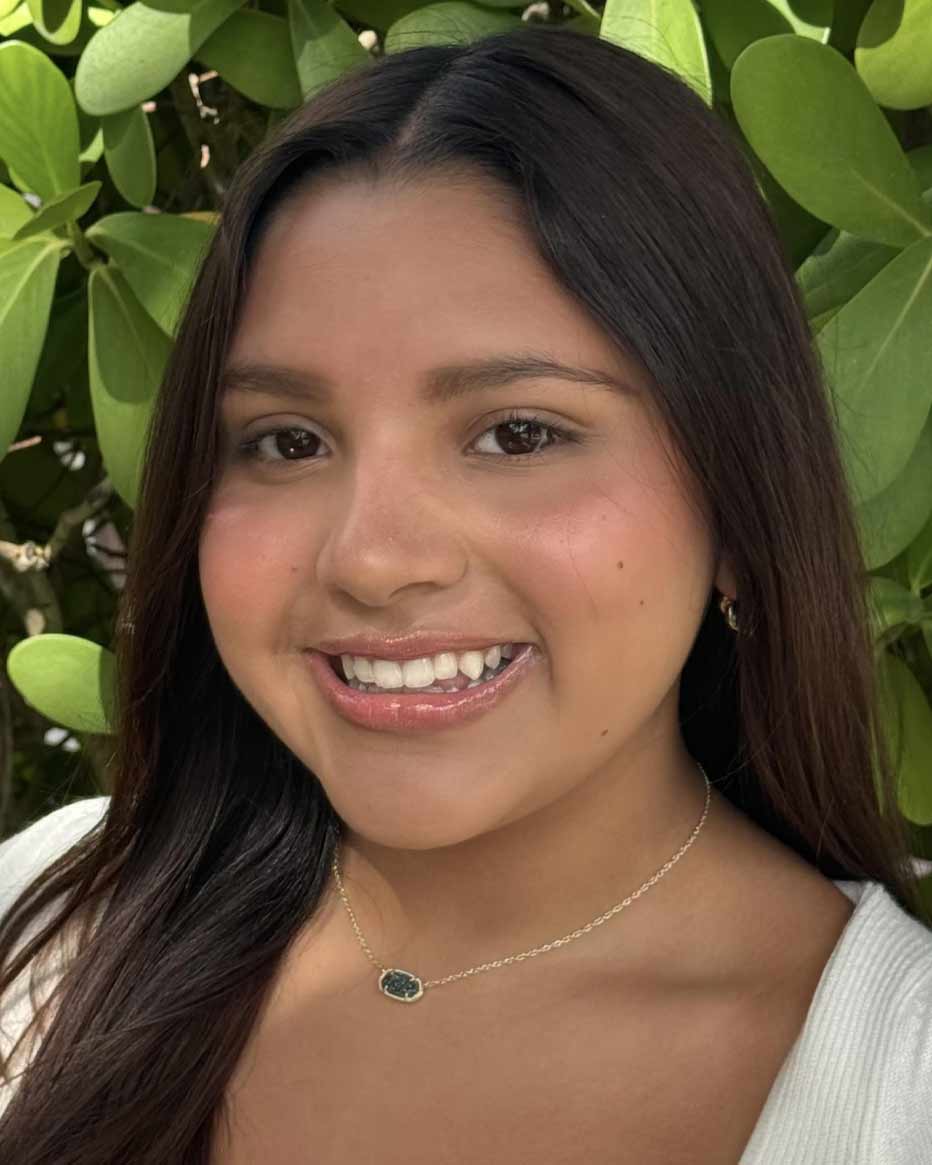 Alani Avila Alani Avila