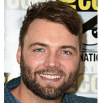 Seth Gabel: Photo Attribute: https://static.wikia.nocookie.net/americanhorrorstory/images/b/bc/Seth_Gabel.jpg/revision/latest/scale-to-width-down/1000?cb=20220813041432 